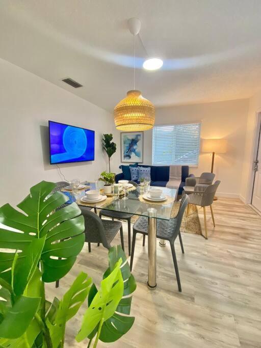 마이애미 Beautiful & Relax Family House 2/1- Free Parking 빌라 외부 사진