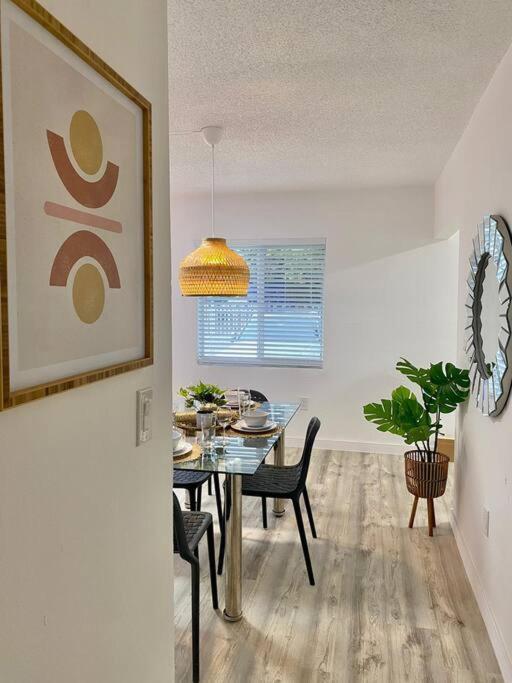 마이애미 Beautiful & Relax Family House 2/1- Free Parking 빌라 외부 사진