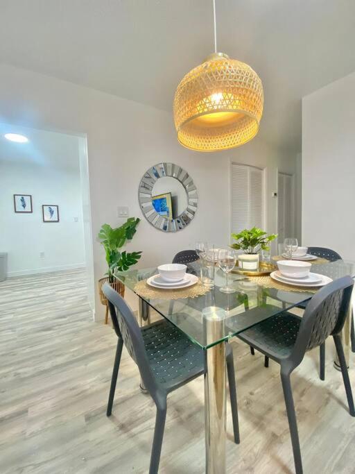 마이애미 Beautiful & Relax Family House 2/1- Free Parking 빌라 외부 사진
